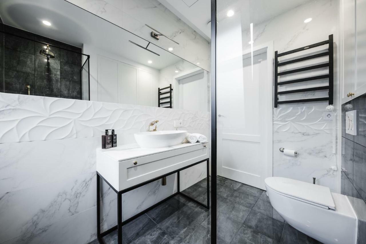 Luxury Suites Kaunas, Self-Check In Екстер'єр фото